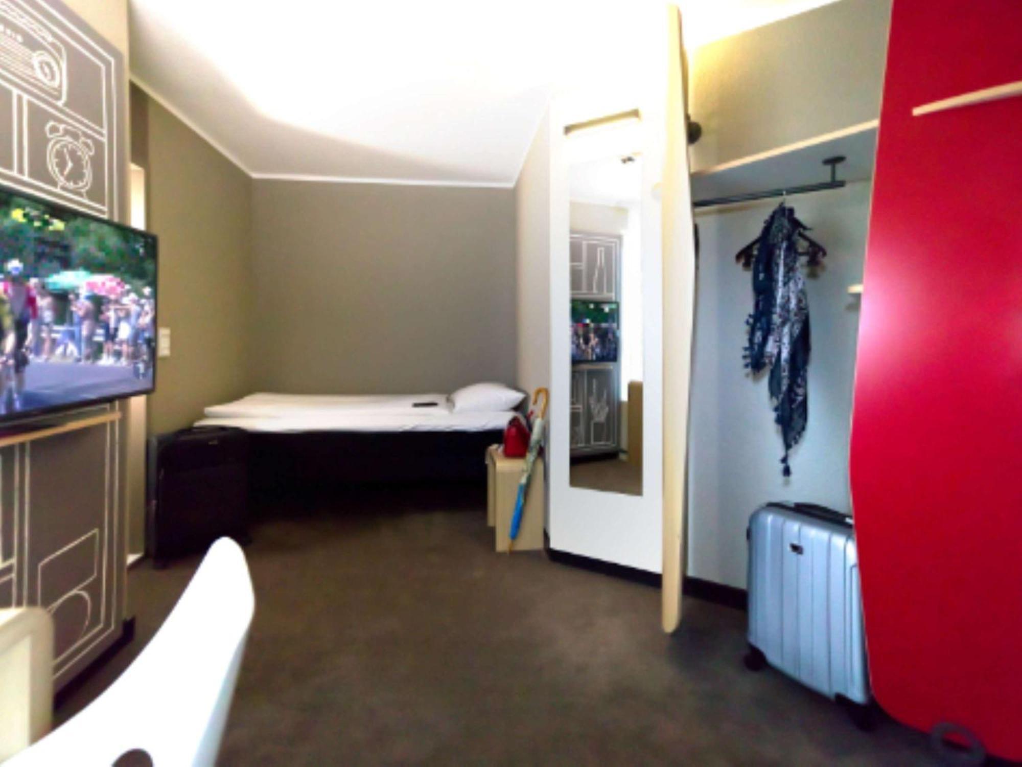 Ibis Koeln Centrum Bagian luar foto
