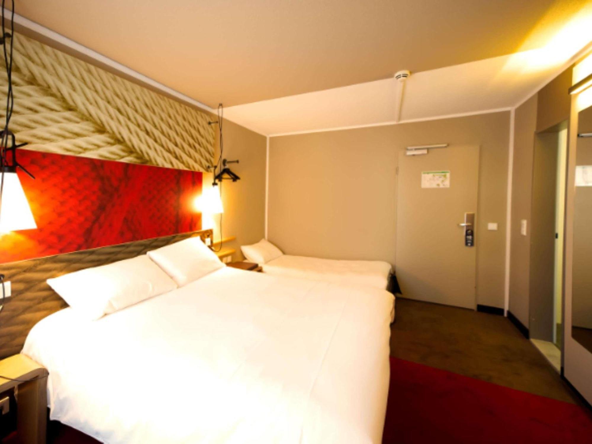 Ibis Koeln Centrum Bagian luar foto